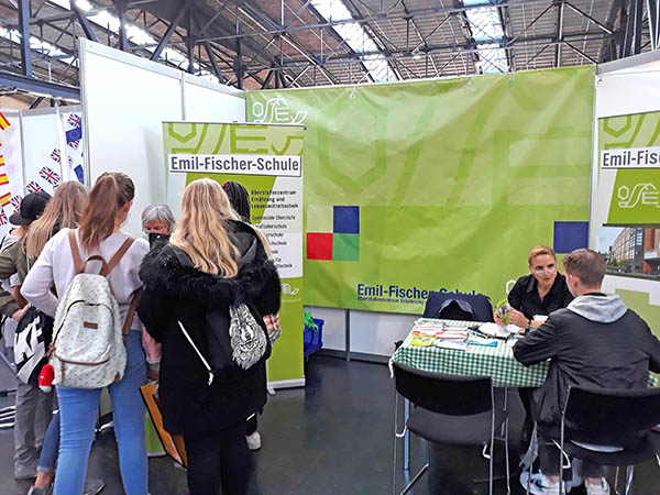 Infostand der Emil-Fischer-Schule